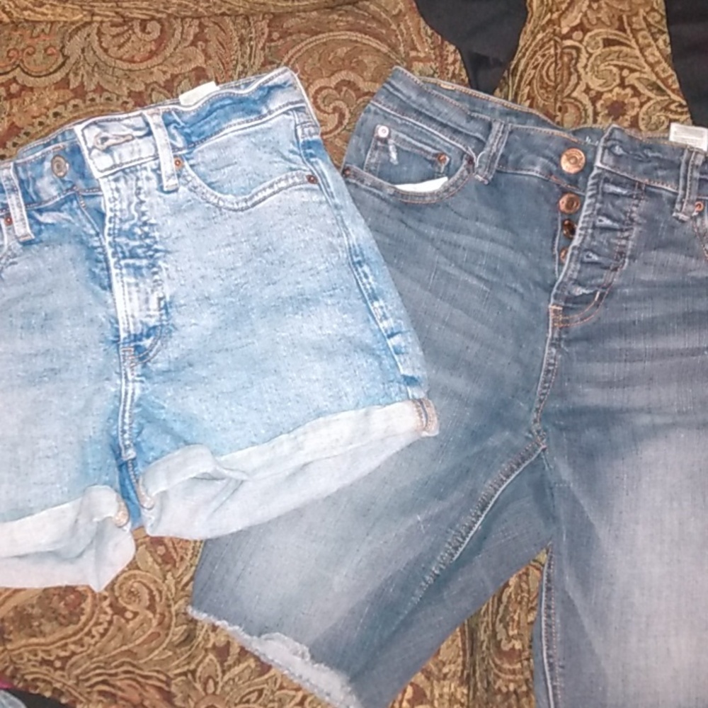 2 pairs denim shorts